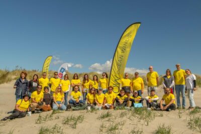 Viana promove ação de limpeza na praia do Cabedelo