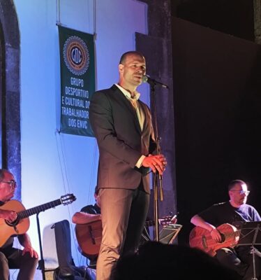 Silêncio… que se vai cantar o fado em Viana do Castelo