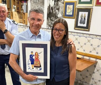 Teresa Morais Silva oferece ilustração à Força Aérea Portuguesa