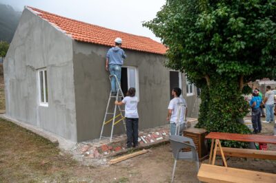 Três famílias de Viana ganham melhores condições habitacionais com apoio de voluntários