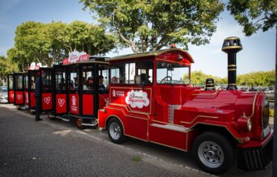 Há um comboio gratuito a percorrer Viana em celebração das Festas d’Agonia