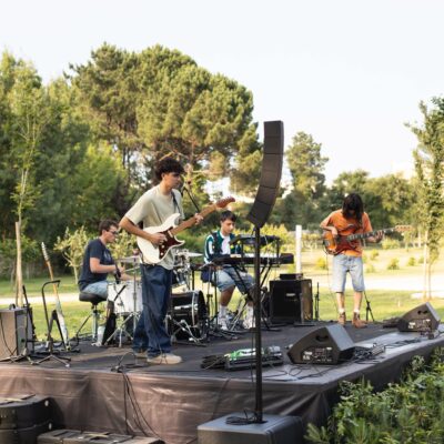 Coisa Mansa atua no Coreto do Jardim D. Fernando em Viana