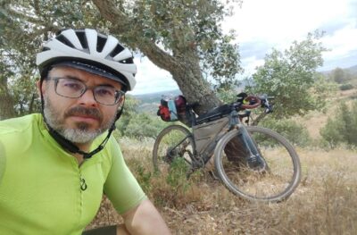 De Viana do Castelo à Turquia em bicicleta: David Mendes pedala 4.700 quilómetros rumo à COP31