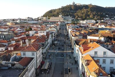 Novo movimento cívico reúne mais de 300 pessoas em defesa da habitação no Alto Minho